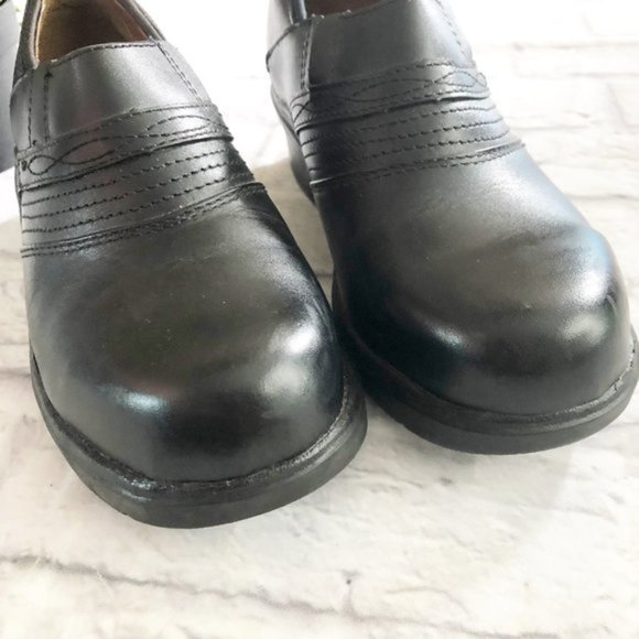 ariat non slip shoes